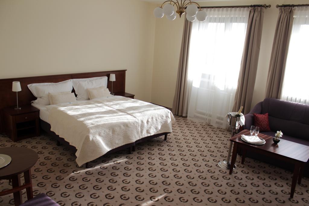 Astoria Bed & Breakfast สฟาร์เซ็นต์ส ภายนอก รูปภาพ