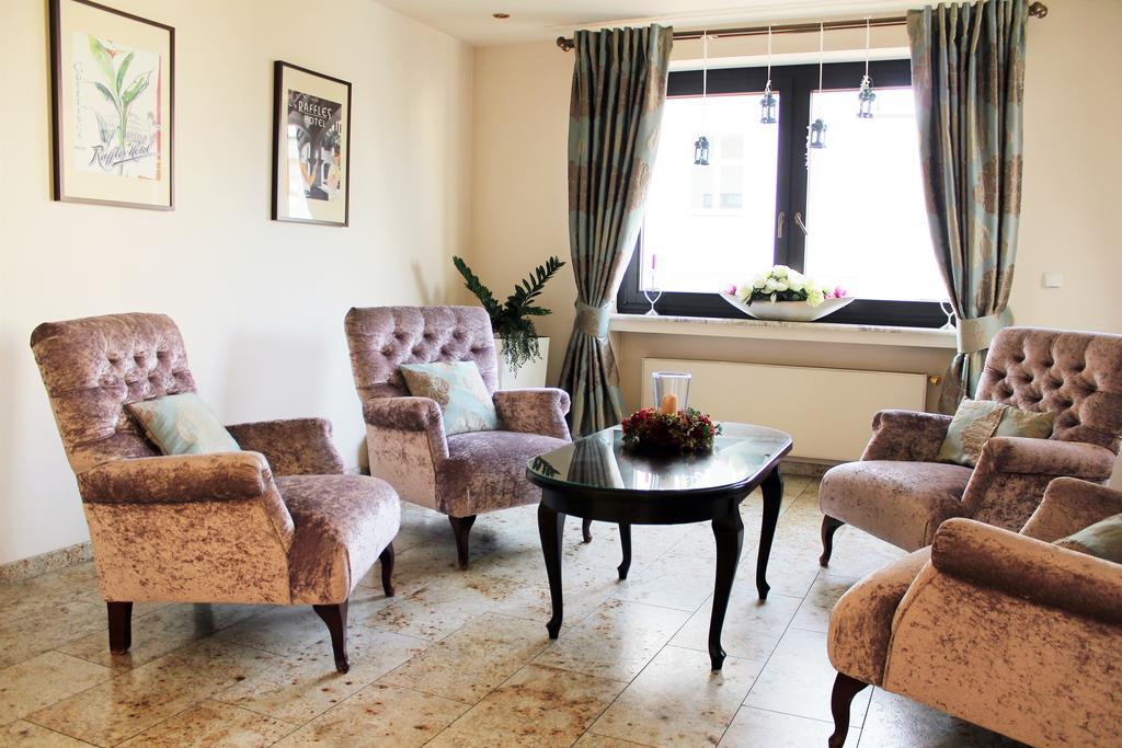 Astoria Bed & Breakfast สฟาร์เซ็นต์ส ภายนอก รูปภาพ